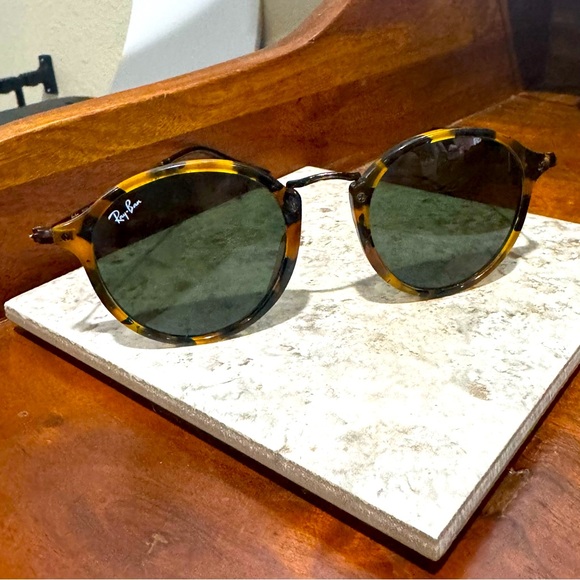 Ray-Ban Round Fleck Men’s Sunglasses | Tortoise Shell Finish - Picture 3 of 8
